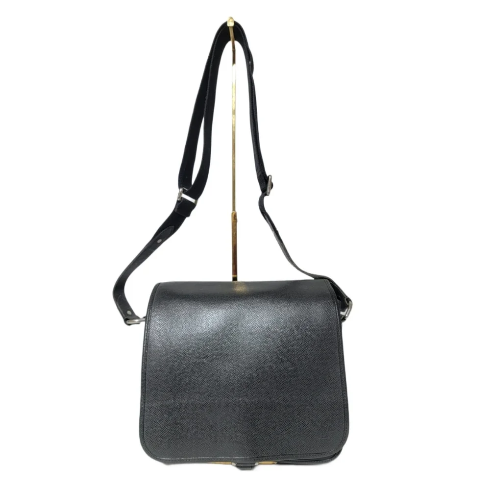 Louis Vuitton Taiga Andrei Messenger Bag Black